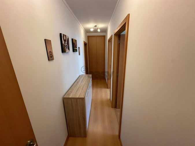 Apartamento T2 para Arrendamento em Lumiar Foto 5
