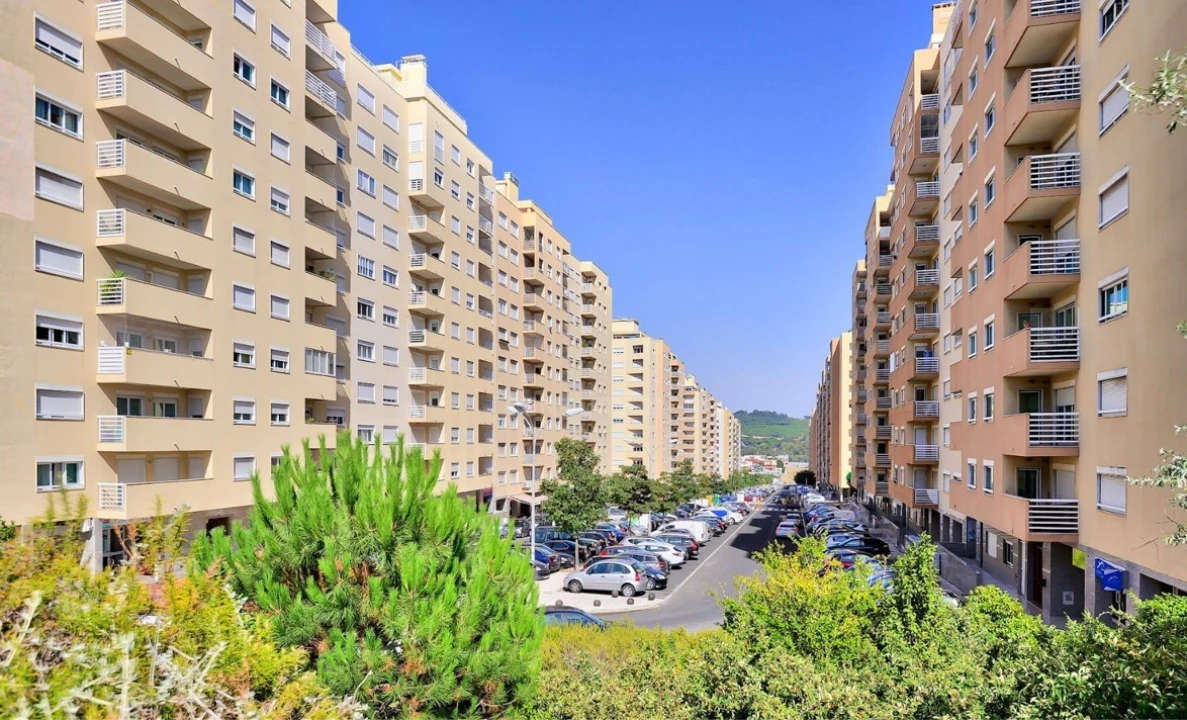 Apartamento T3 para Arrendamento em Carnaxide e Queijas Foto 30