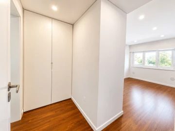 Apartamento T3 para Arrendamento em Carnaxide e Queijas