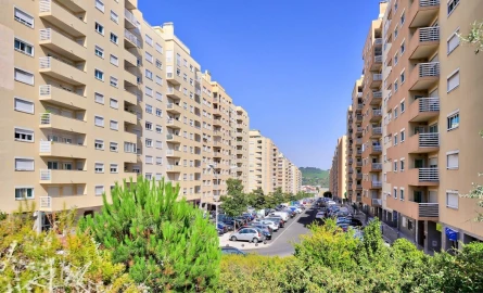 Apartamento T3 para Arrendamento em Carnaxide e Queijas