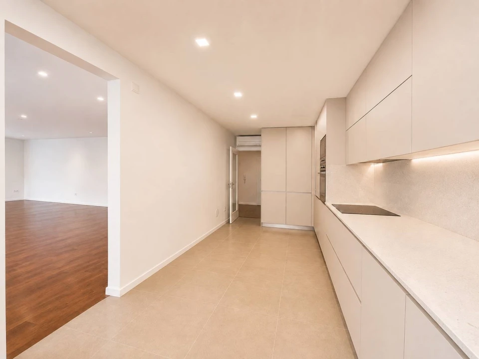 Apartamento T3 para Arrendamento em Carnaxide e Queijas Foto 8