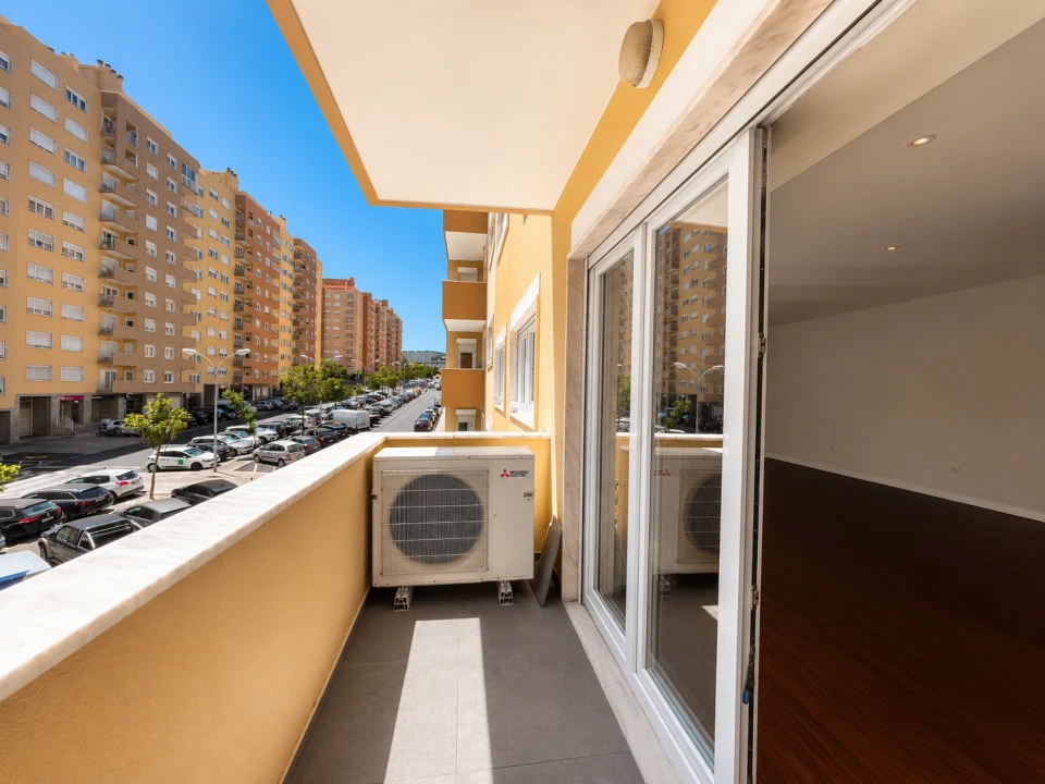 Apartamento T3 para Arrendamento em Carnaxide e Queijas Foto 6