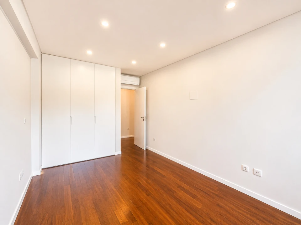 Apartamento T3 para Arrendamento em Carnaxide e Queijas Foto 26