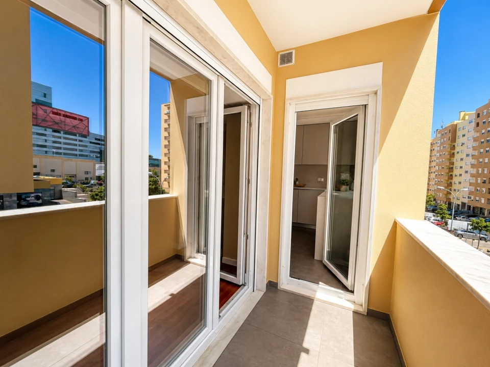 Apartamento T3 para Arrendamento em Carnaxide e Queijas Foto 5