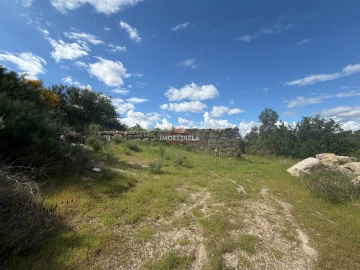 Quinta T1 para Venda em Aldeias e Mangualde da Serra