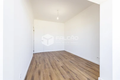 Apartamento T2 para Venda em Marvila, Ribeira Santarém, São Salvador, São Nicolau