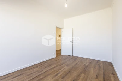 Apartamento T2 para Venda em Marvila, Ribeira Santarém, São Salvador, São Nicolau