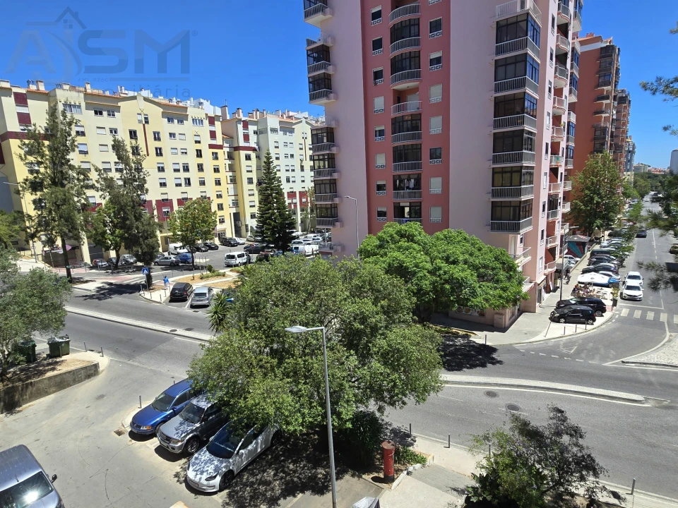 Apartamento T2 para Venda em Algueirão-Mem Martins Foto 14