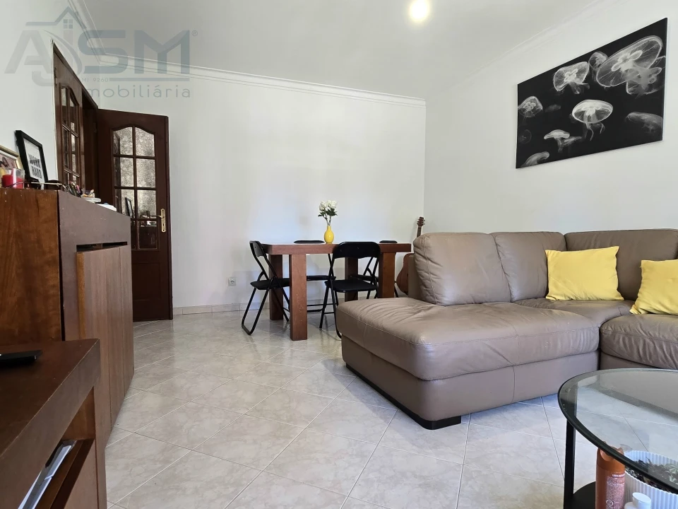 Apartamento T2 para Venda em Algueirão-Mem Martins Foto 2
