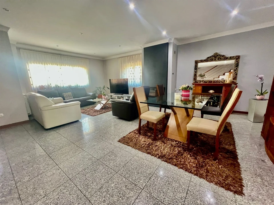Moradia T3 para Venda em Mindelo Foto 4