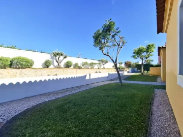Moradia T3 para Venda em Quarteira