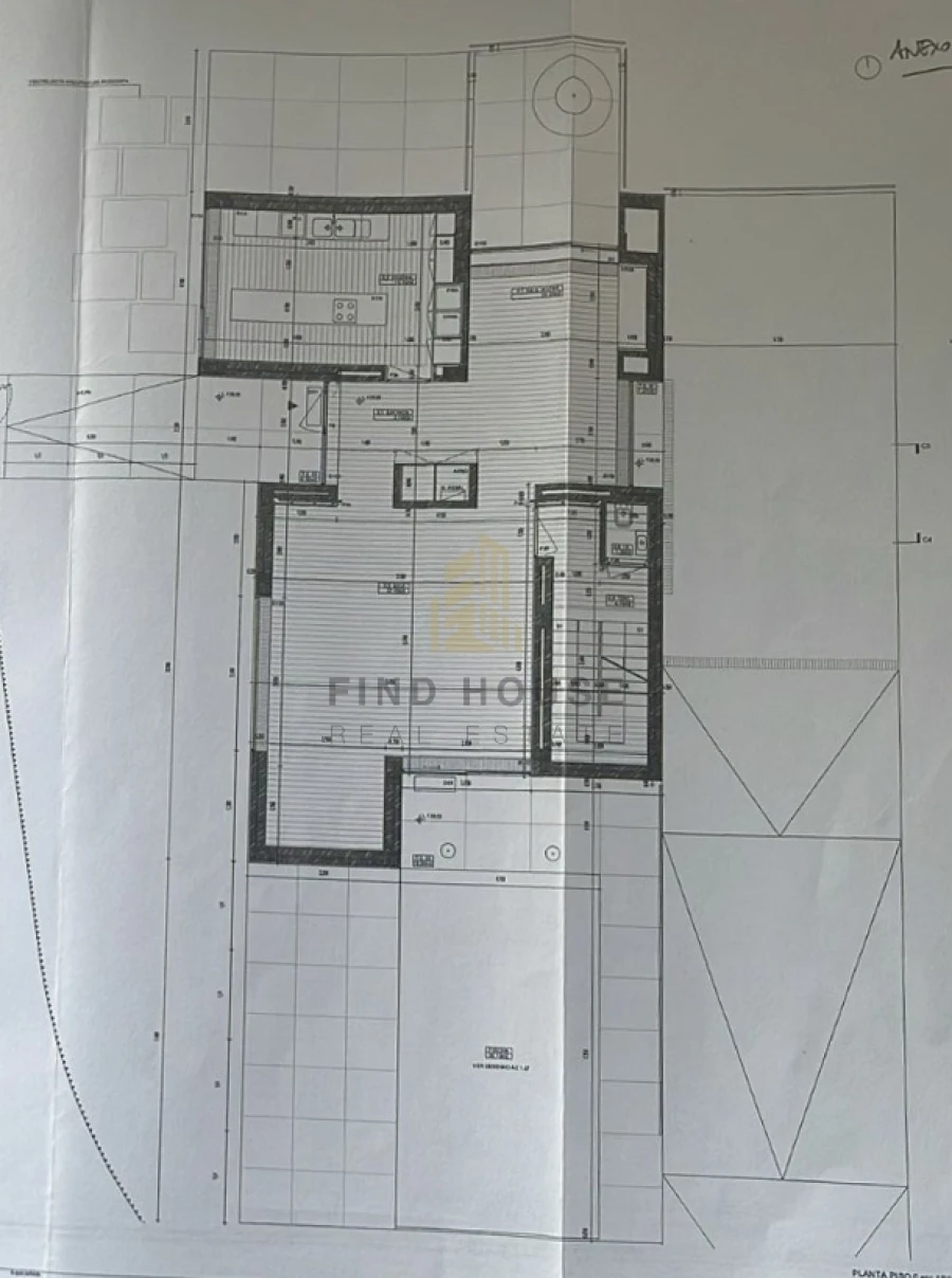 Moradia T4 para Venda em Carnaxide e Queijas Planta 1