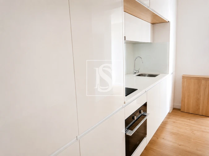 Apartamento T0 para Venda em Cedofeita, Santo Ildefonso, Sé, Miragaia, São Nicolau e Vitória Foto 2