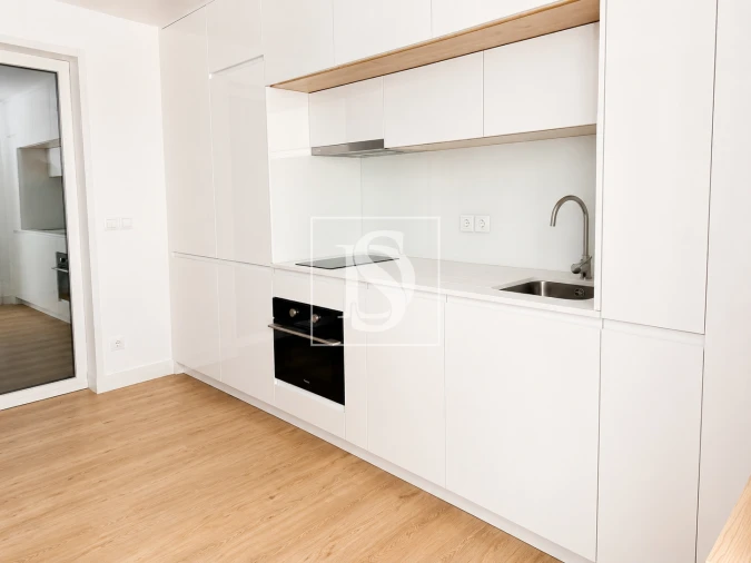 Apartamento T0 para Venda em Cedofeita, Santo Ildefonso, Sé, Miragaia, São Nicolau e Vitória Foto 2