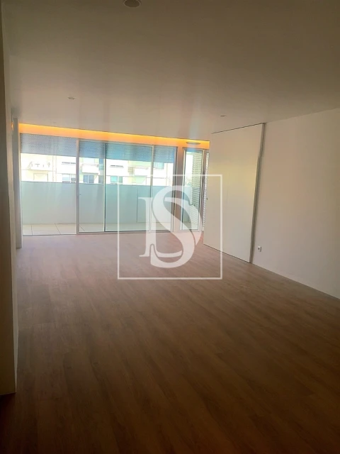 Apartamento T2 para Arrendamento em Mafamude e Vilar do Paraíso
