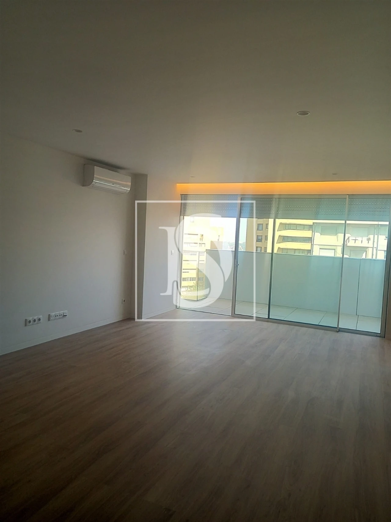 Apartamento T2 para Arrendamento em Mafamude e Vilar do Paraíso Foto 2