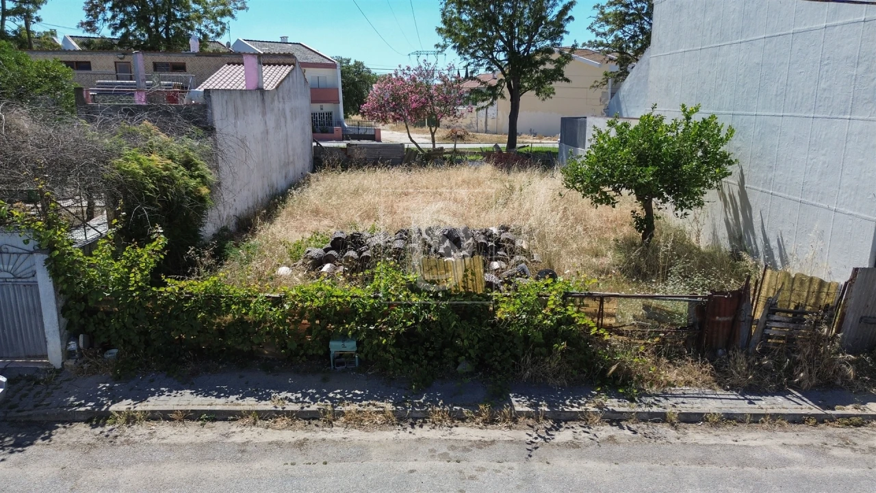 Terreno para Venda em Santo Antonio da Charneca Foto 1