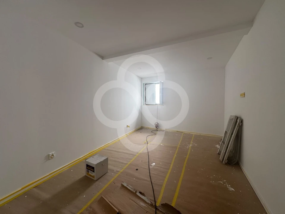 Prédio para Venda em Santa Maria Maior Foto 16