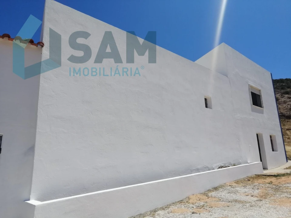 Moradia T2 para Venda em Santa Maria, São Pedro e Matacães Foto 8