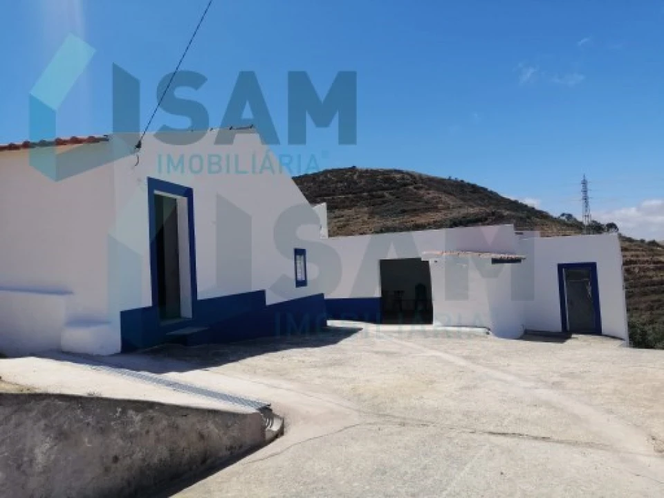 Moradia T2 para Venda em Santa Maria, São Pedro e Matacães Foto 6