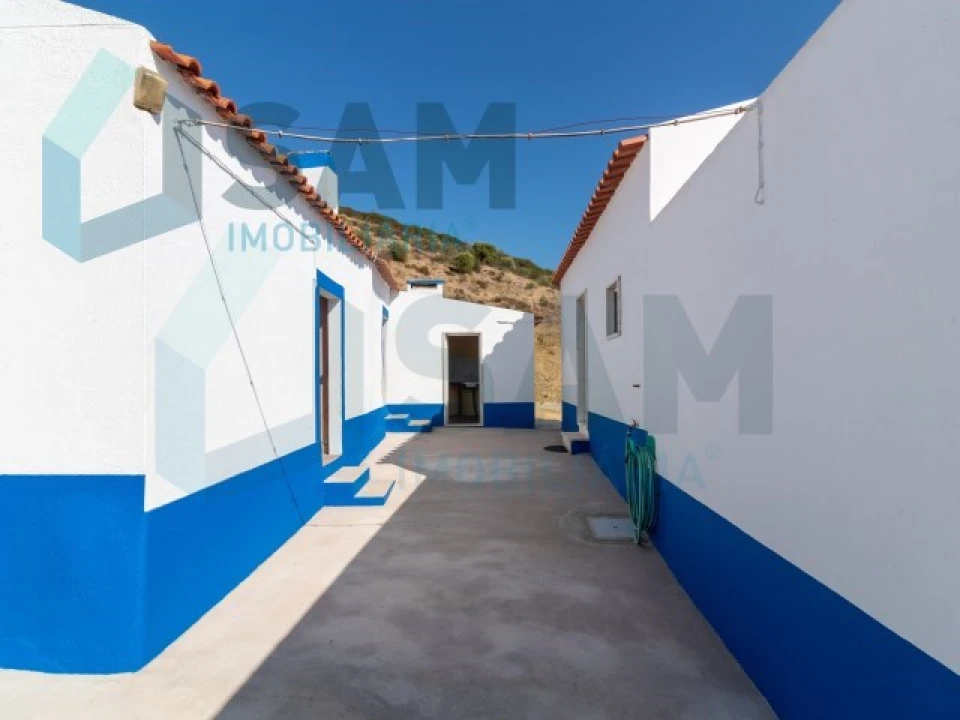 Moradia T2 para Venda em Santa Maria, São Pedro e Matacães Foto 18