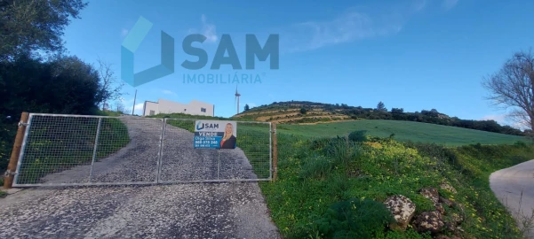 Moradia T2 para Venda em Santa Maria, São Pedro e Matacães