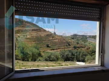 Moradia T2 para Venda em Santa Maria, São Pedro e Matacães