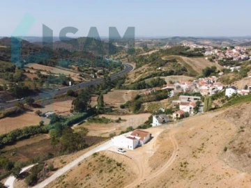 Moradia T2 para Venda em Santa Maria, São Pedro e Matacães