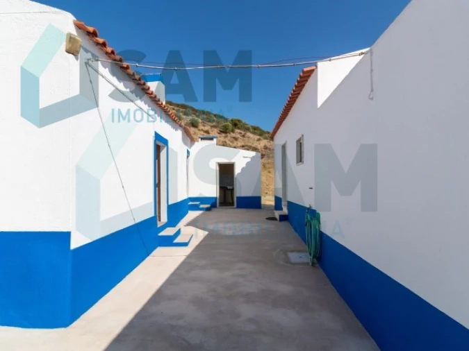 Moradia T2 para Venda em Santa Maria, São Pedro e Matacães Foto 18