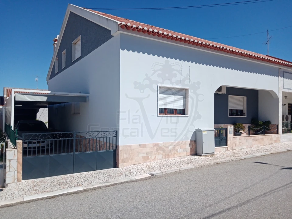 Moradia T6 para Venda em Estremoz (Santa Maria e Santo André) Foto 1