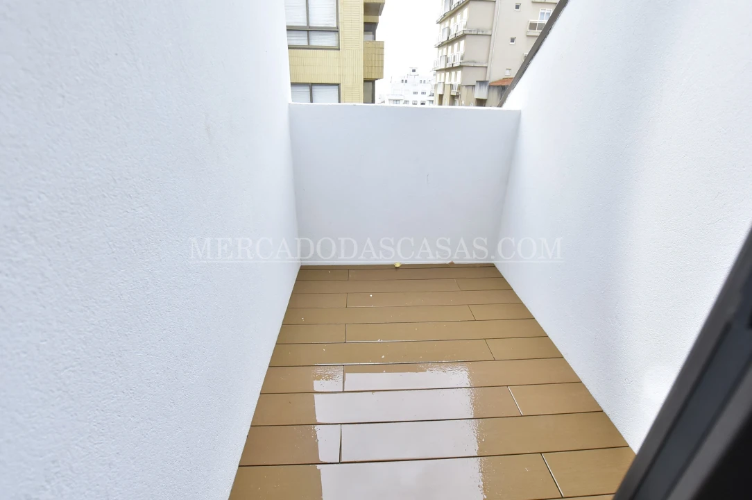 Apartamento T2 para Venda em Espinho Foto 18