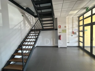 Armazém para Arrendamento em Azambuja