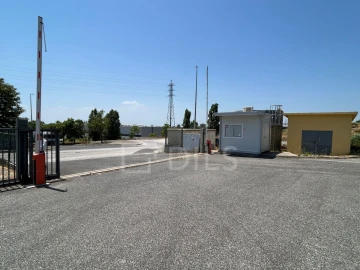 Armazém para Arrendamento em Azambuja
