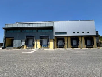 Armazém para Arrendamento em Azambuja