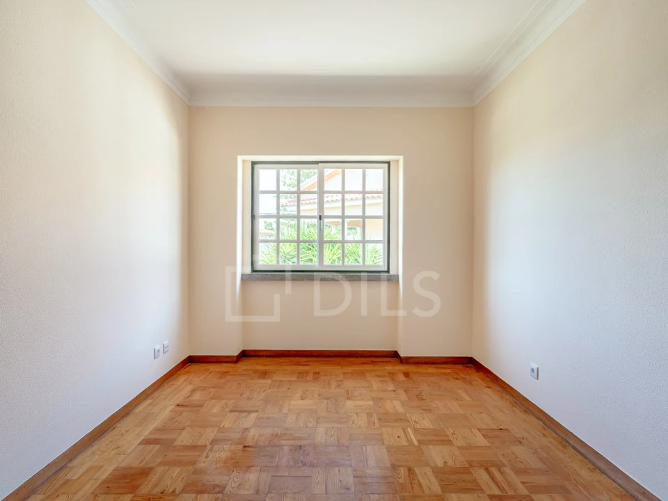 Moradia T8 para Venda em Carcavelos e Parede Foto 31