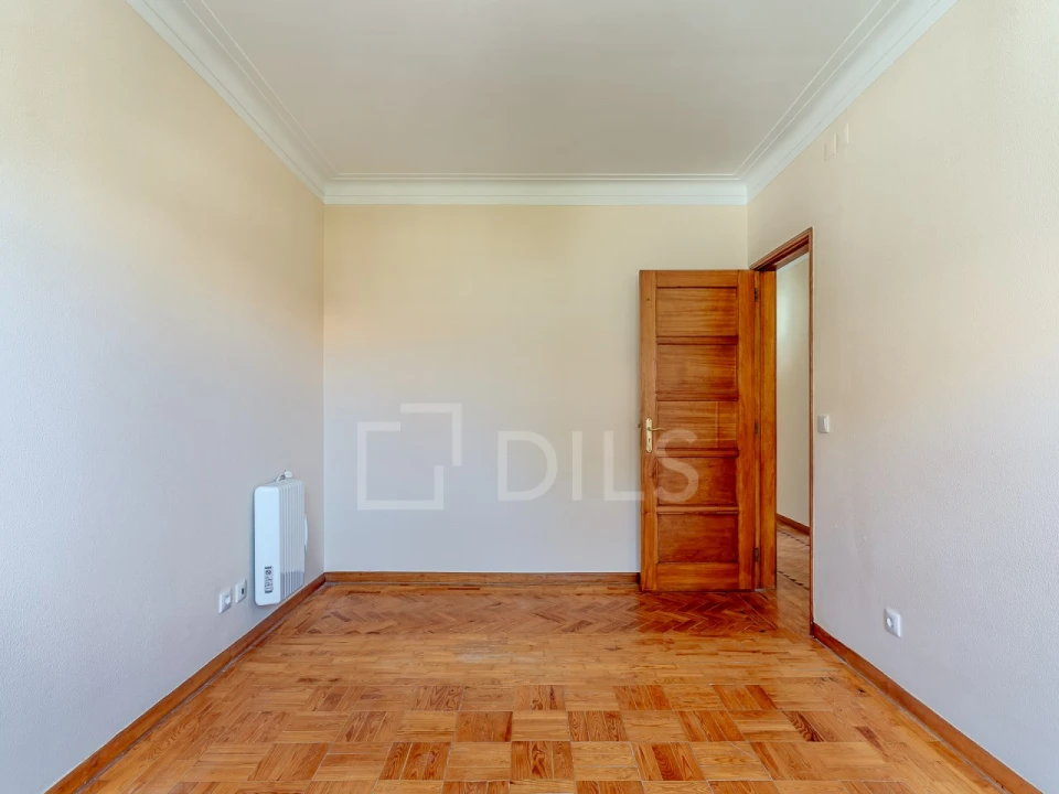 Moradia T8 para Venda em Carcavelos e Parede Foto 33