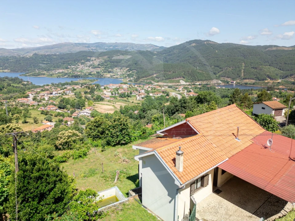Moradia T3 para Venda em Santa Marinha Foto 14
