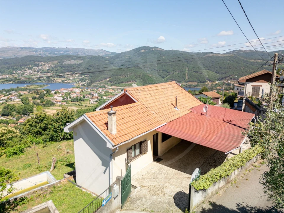Moradia T3 para Venda em Santa Marinha Foto 16