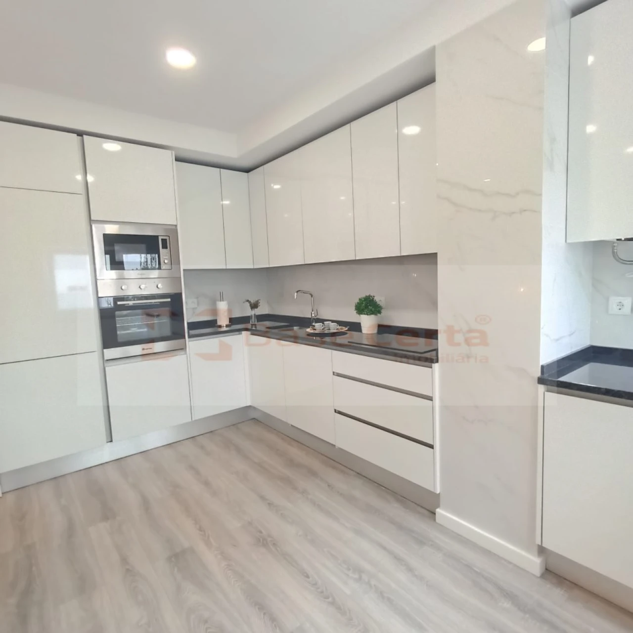 Apartamento T3 para Venda em Benfica Foto 1