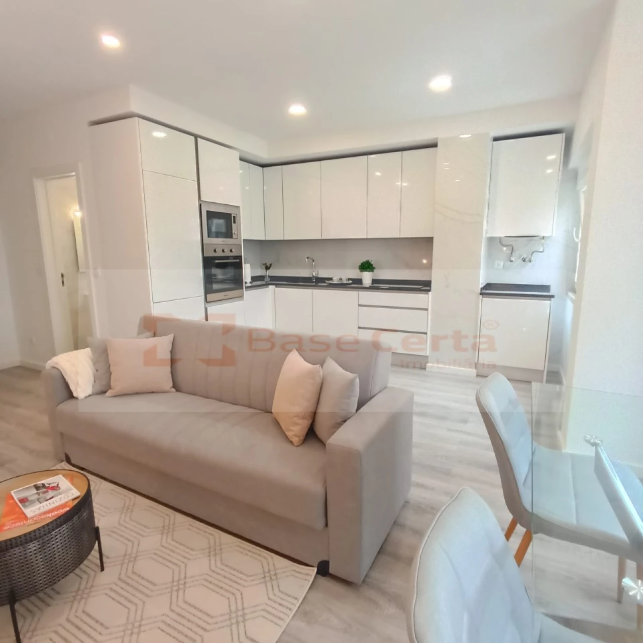 Apartamento T3 para Venda em Benfica Foto 2