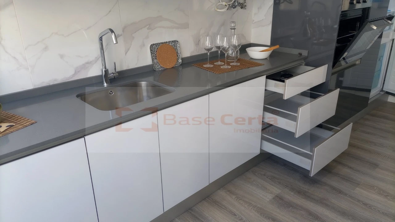 Apartamento T3 para Venda em Benfica Foto 3