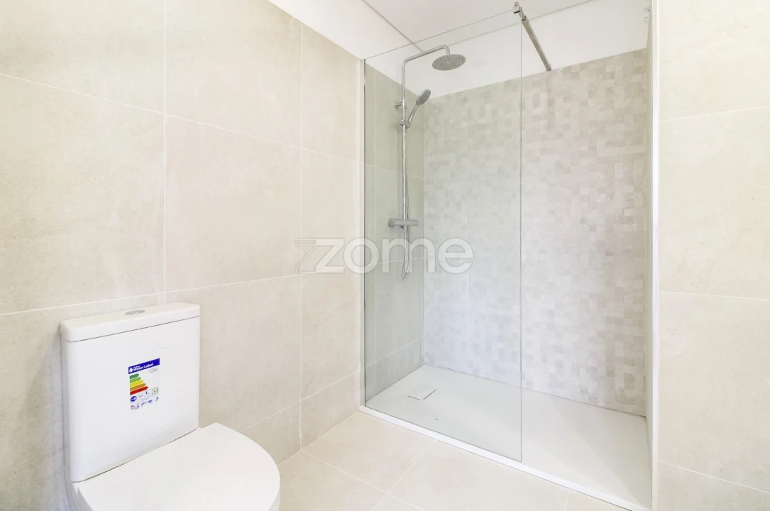 Apartamento T3 para Venda em Vila de Cucujães Foto 12