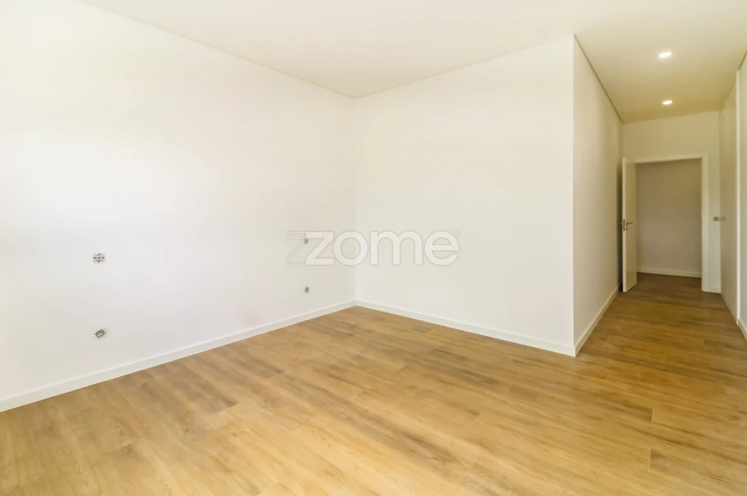 Apartamento T3 para Venda em Vila de Cucujães Foto 18