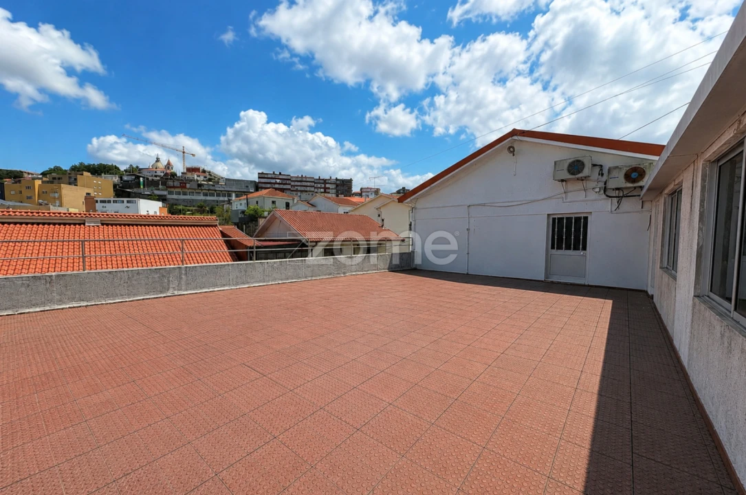 Moradia T13 para Venda em Penafiel Foto 44