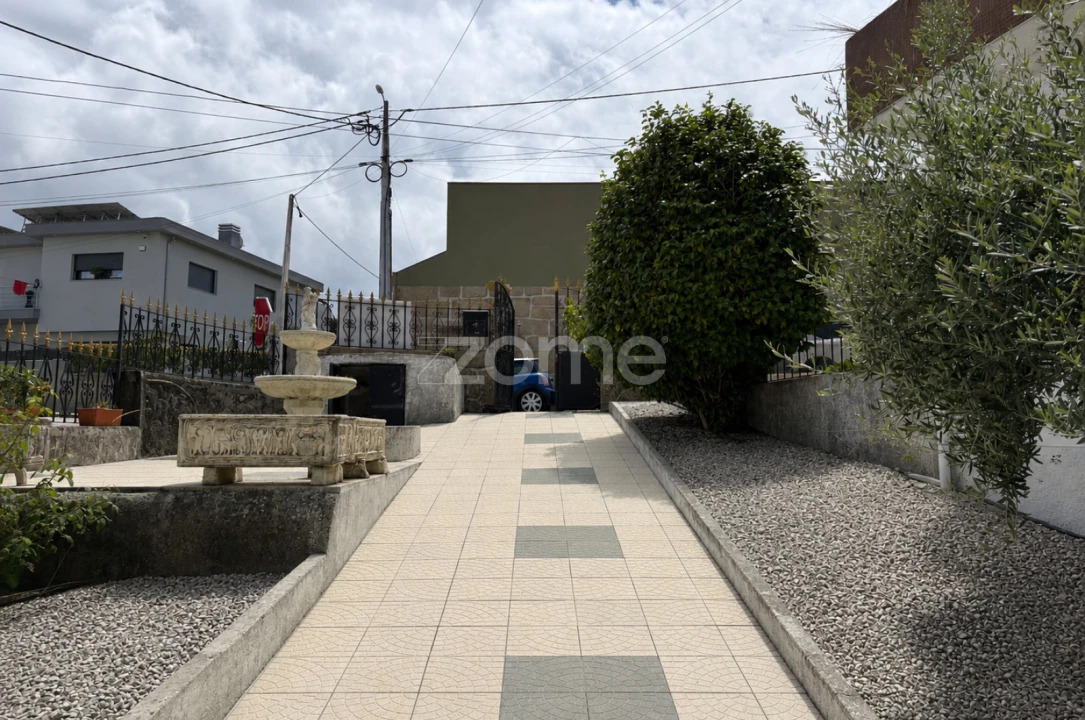 Moradia T13 para Venda em Penafiel Foto 16