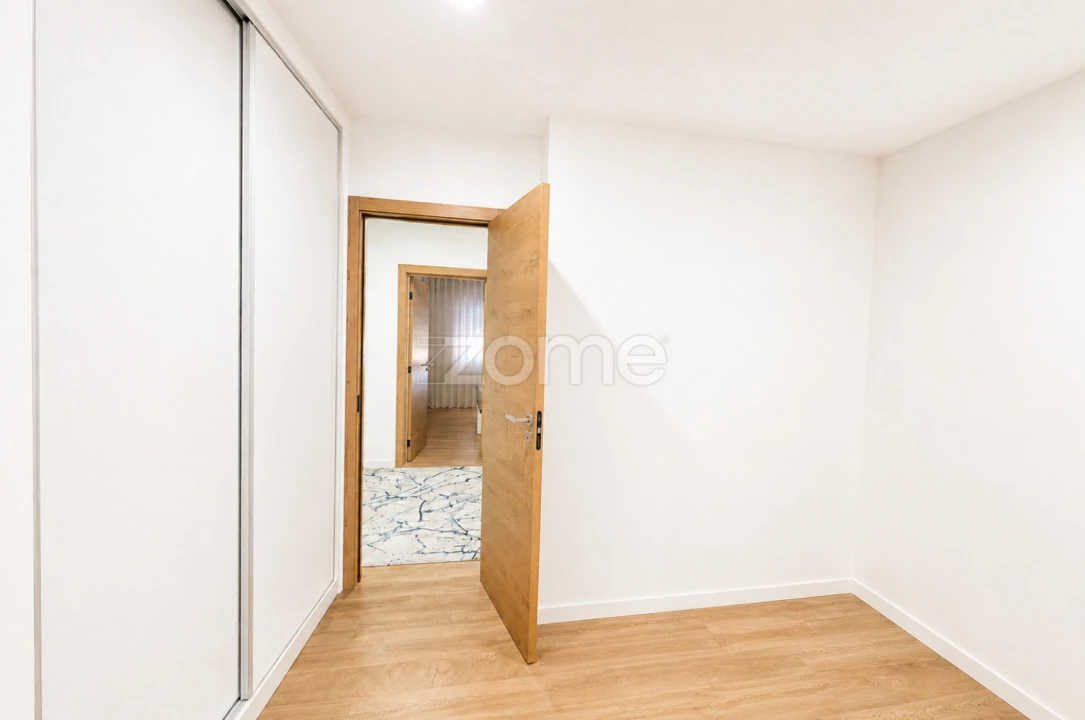 Apartamento T2 para Venda em Lodares Foto 23