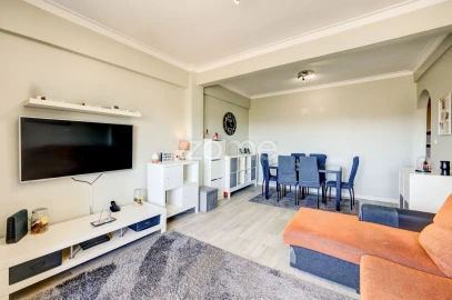 Apartamento T2 para Venda em Queluz e Belas