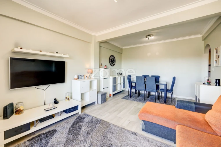Apartamento T2 para Venda em Queluz e Belas Foto 6