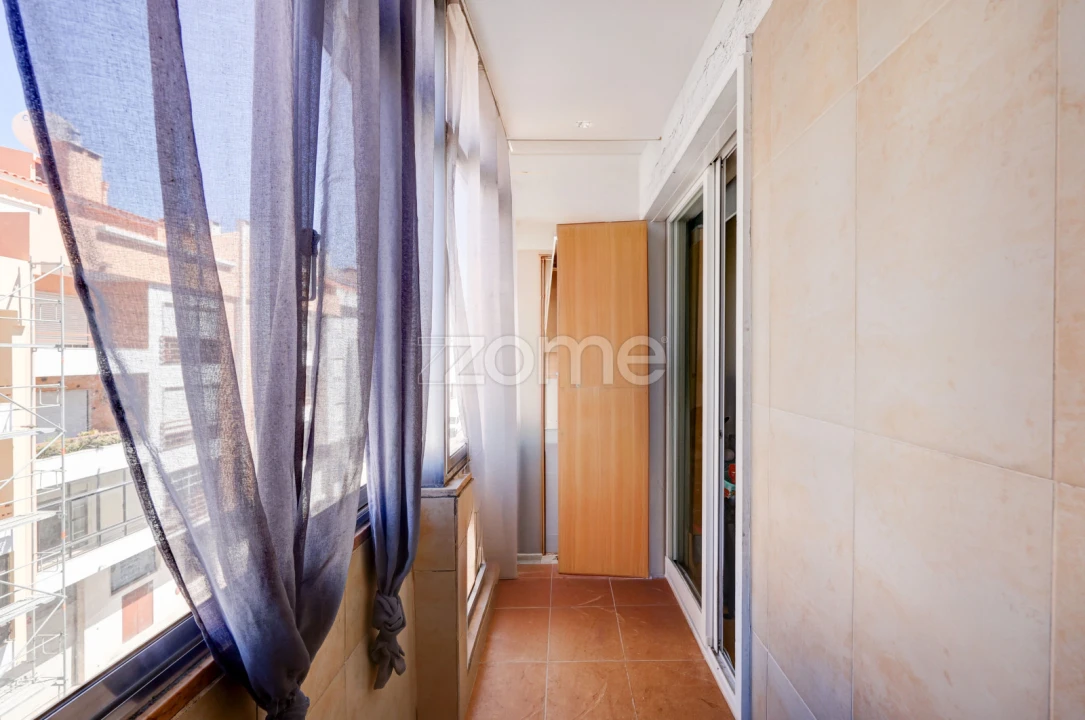 Apartamento T2 para Venda em Queluz e Belas Foto 24