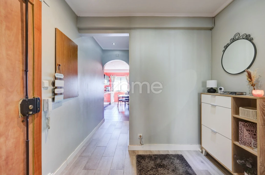 Apartamento T2 para Venda em Queluz e Belas Foto 2
